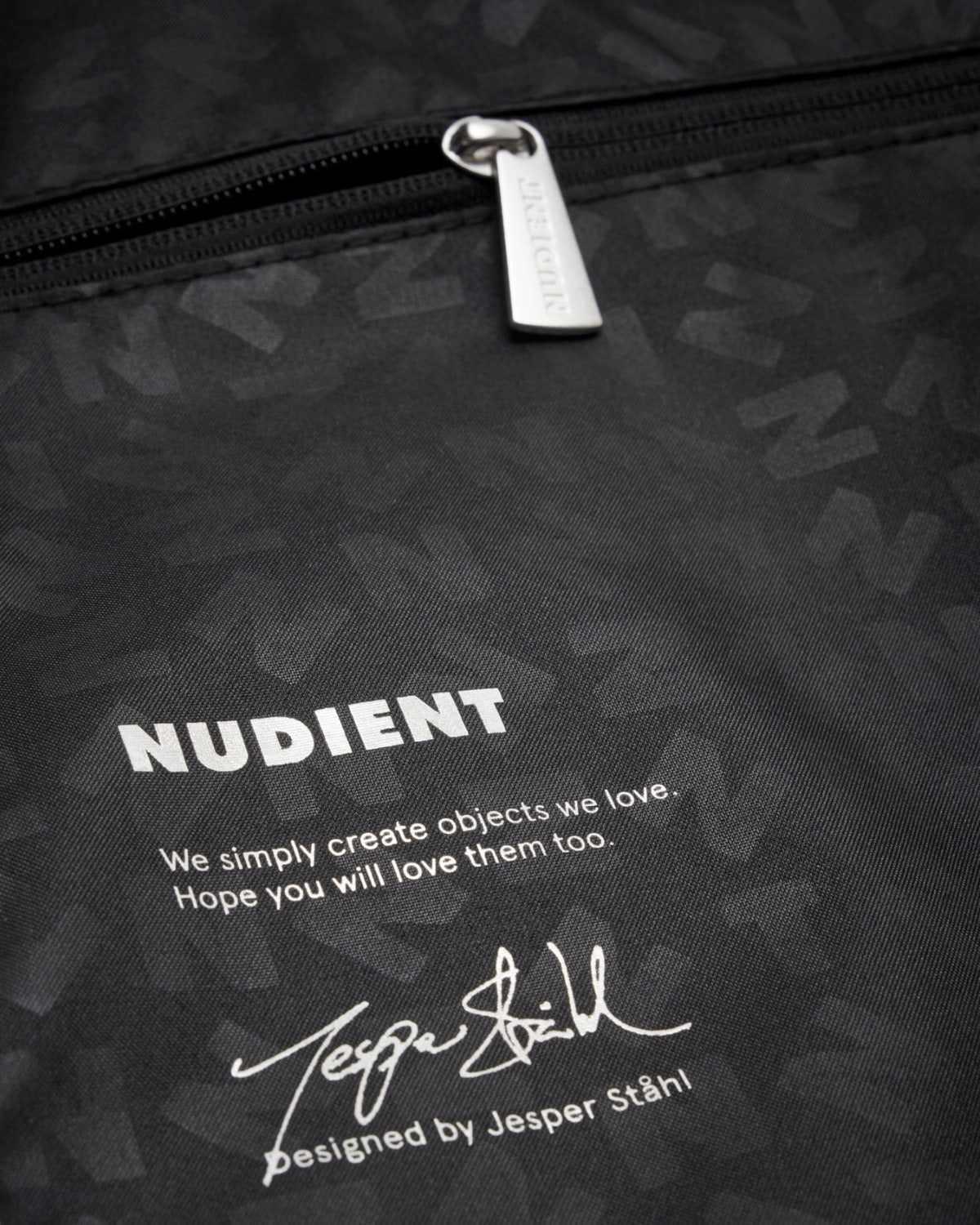 Bold Cabin Bag